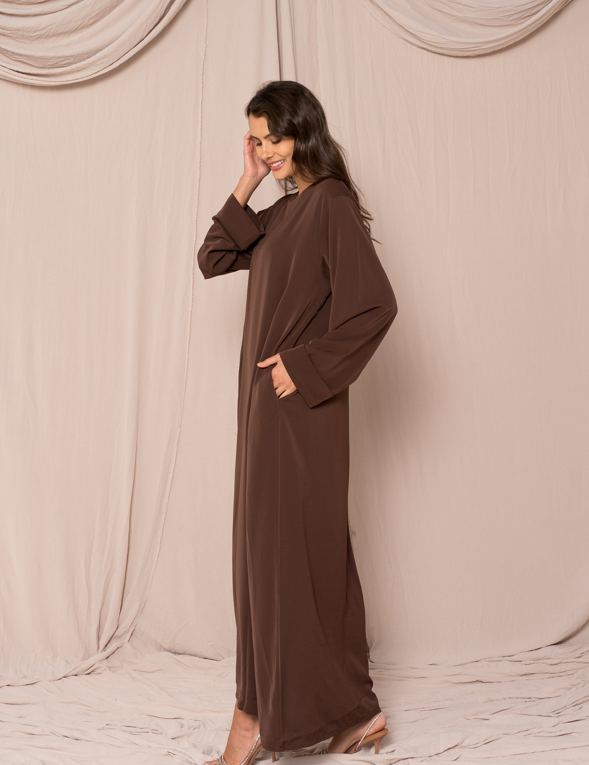Abaya Amra