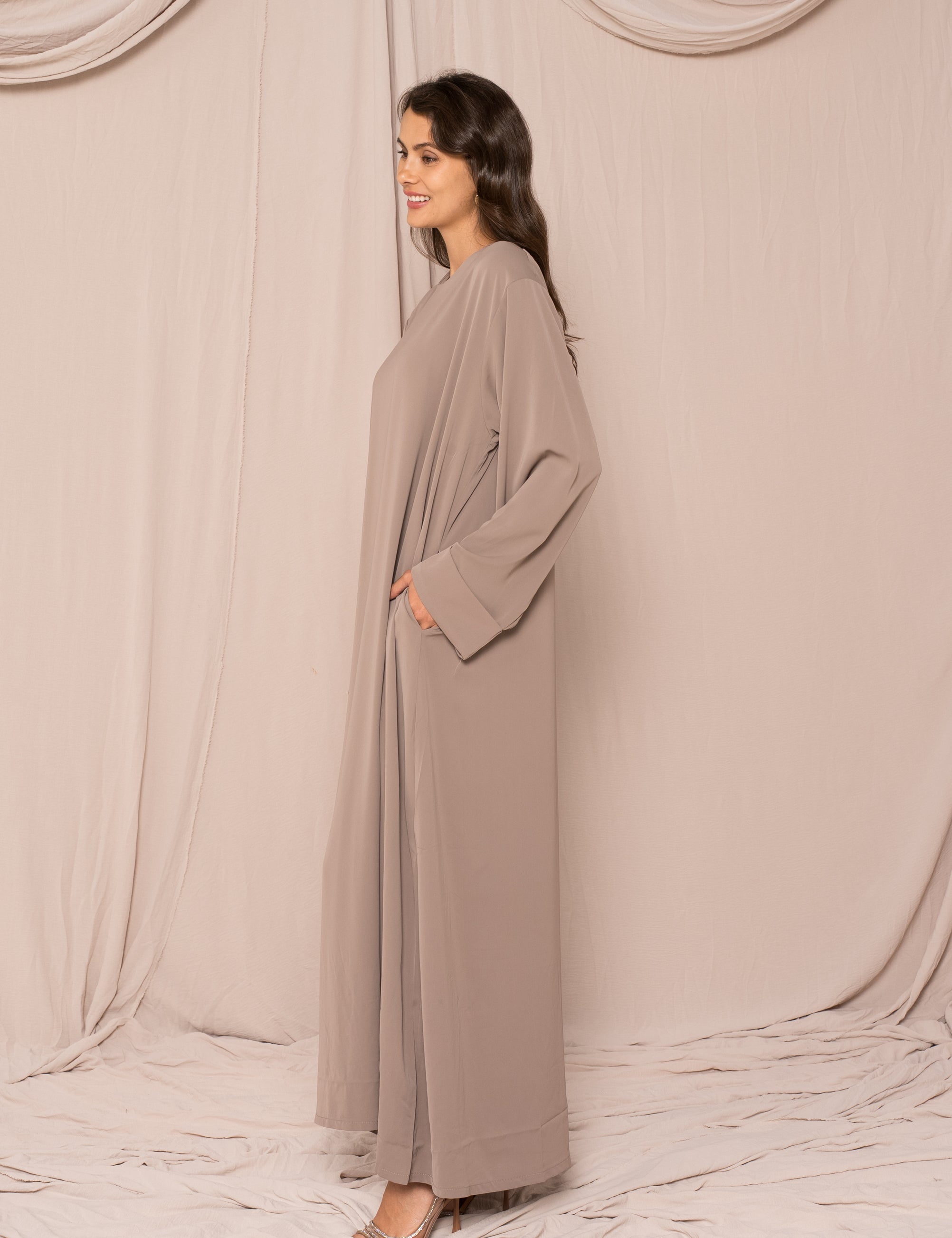 Abaya Amra